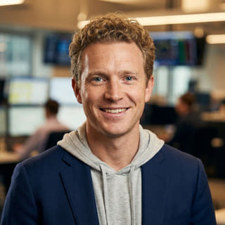 Ryan Brooks, registrado como Analista Principal de Trading en Lucero Bitivo, foto de perfil